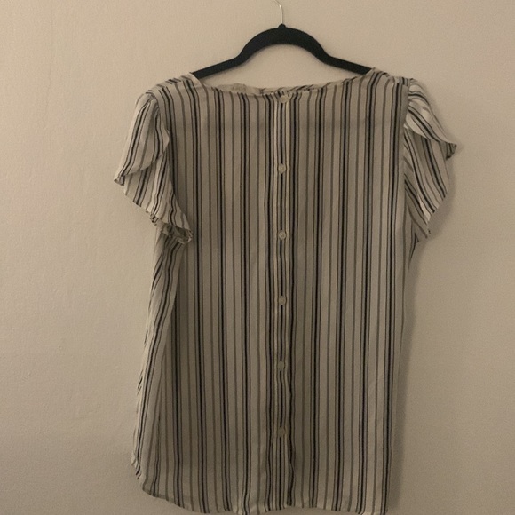 Loft top - medium with flowy sleeves - Picture 3 of 3